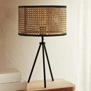 Lámpara de mesa E27 Ian negra con pantalla de ratán