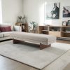 Banqueta Myris de tela taupe claro patas de madera
