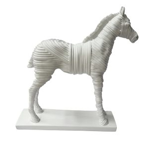 Adorno caballo de resina blanco acabado estriado 30cm