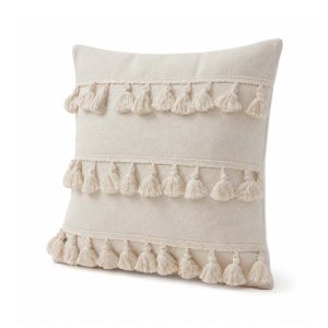 Cojin 45x45 diseño de borlas beige claro