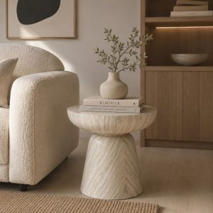 Mesa auxiliar Klyra con acabado en travertino beige Ø40cm