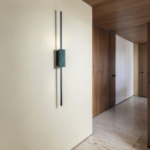 Aplique LED de pared Yara negro +detalle piedra verde 16W